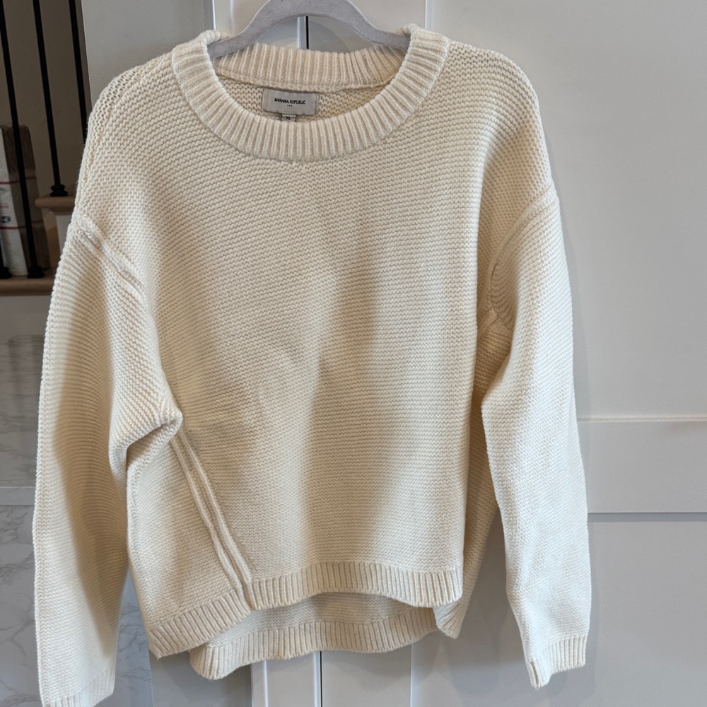 Banana Republic Cream Crew Neck Sweater